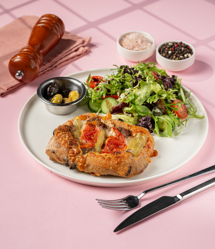 Ciabata Pizza ( Kavurmalı )